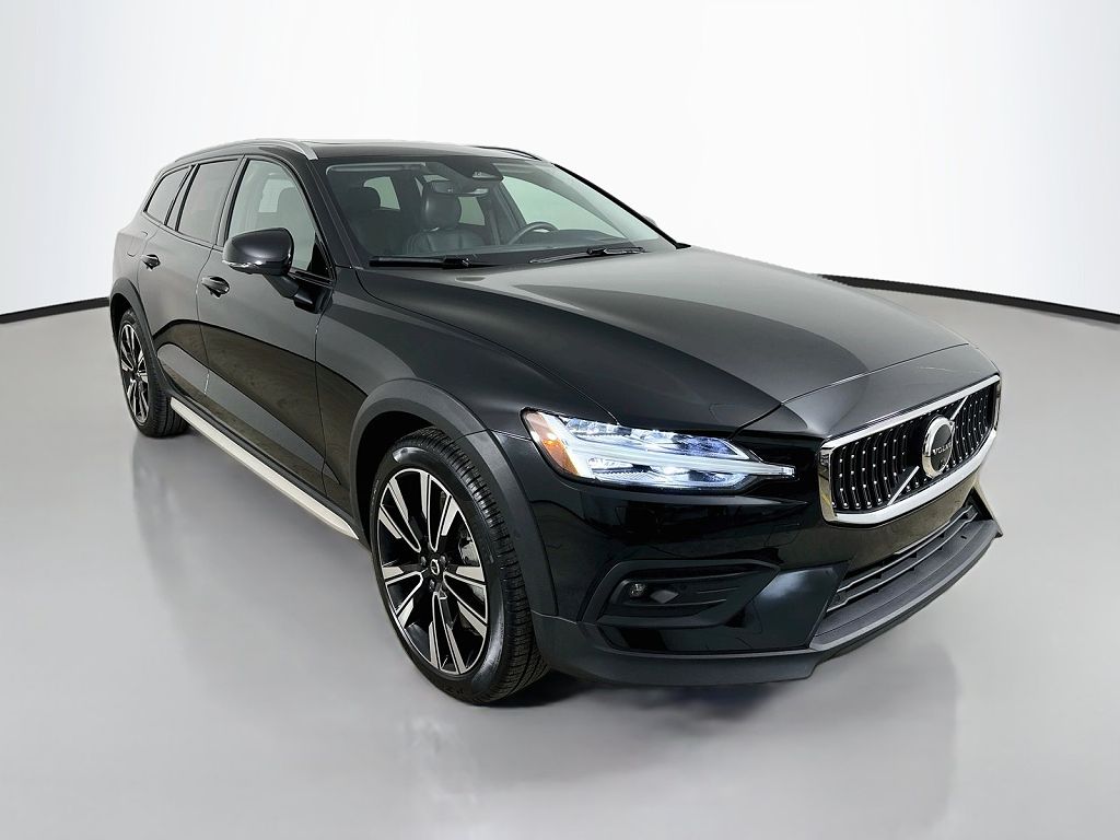 2025 Volvo V60 B5 Ultra
