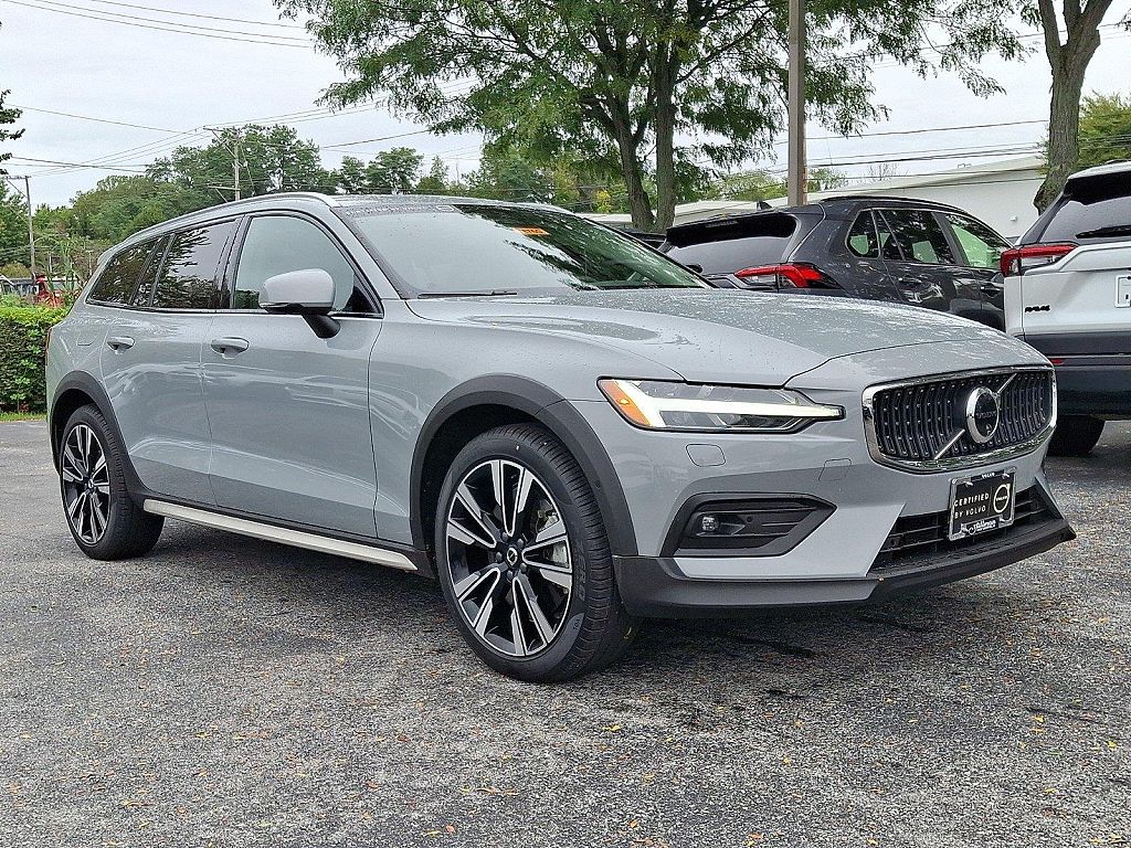 2025 Volvo V60 Cross Country Ultra