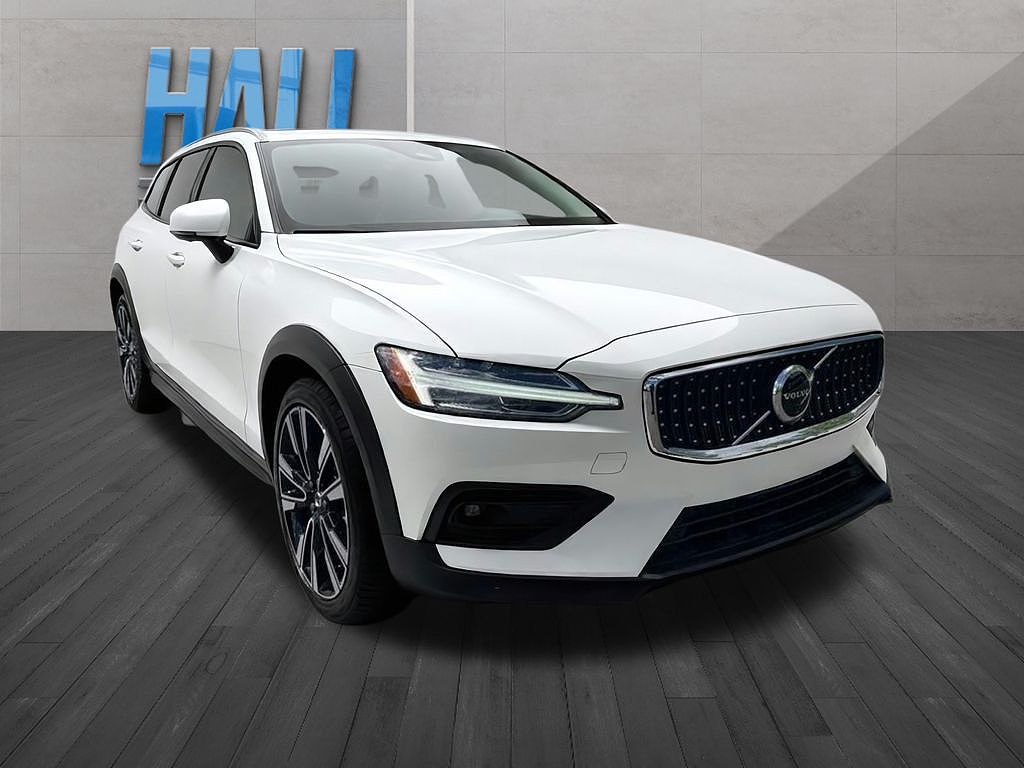 2025 Volvo V60 B5 Ultra