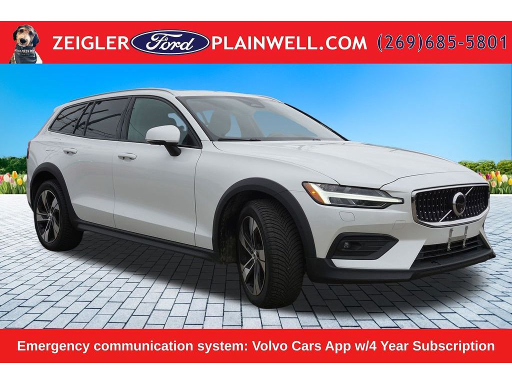 2024 Volvo V60 Cross Country B5 Plus