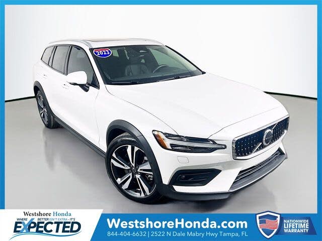 2023 Volvo V60 Cross Country B5 Plus