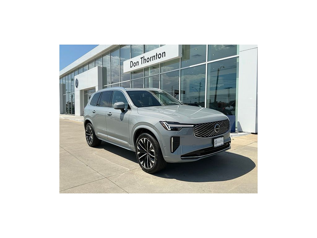 2025 Volvo XC90 B5 Plus