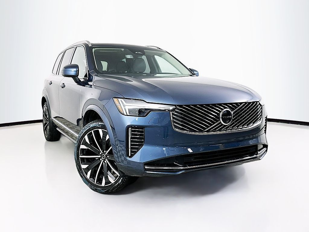 2026 Volvo XC90 B5 Plus