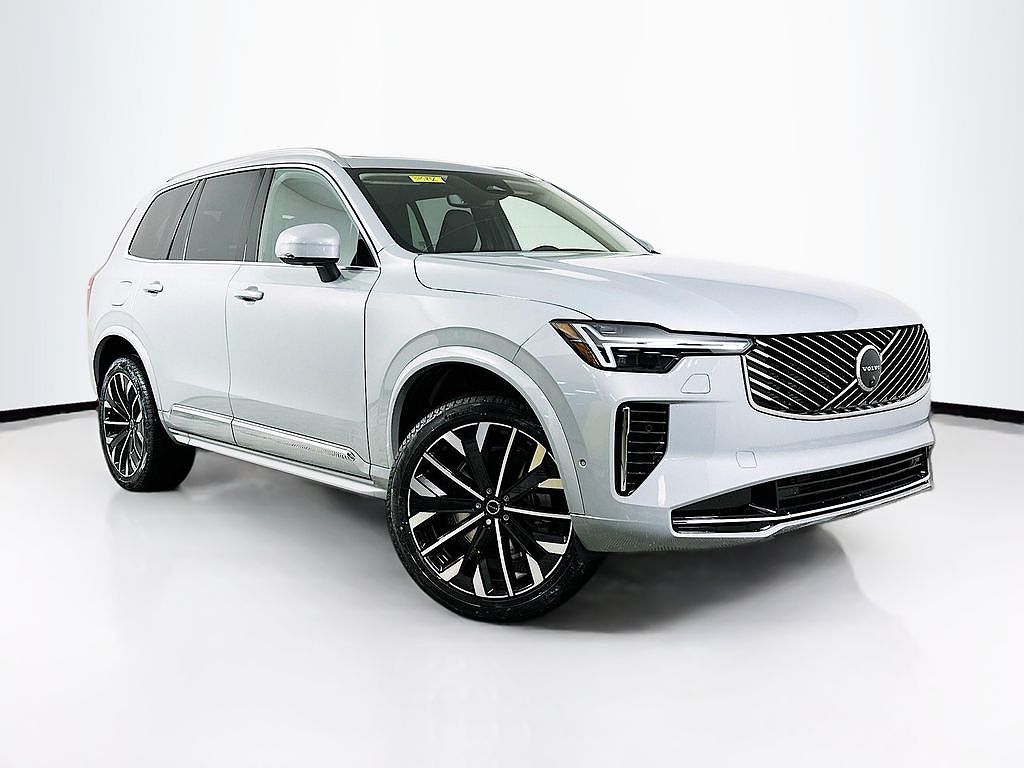 2026 Volvo XC90 B5 Plus
