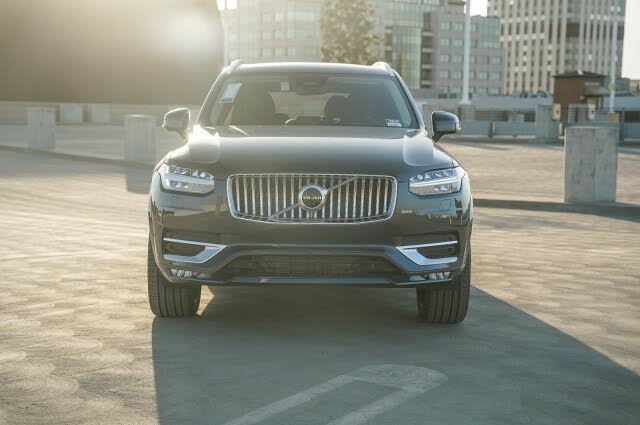 2025 Volvo XC90 B5 Plus