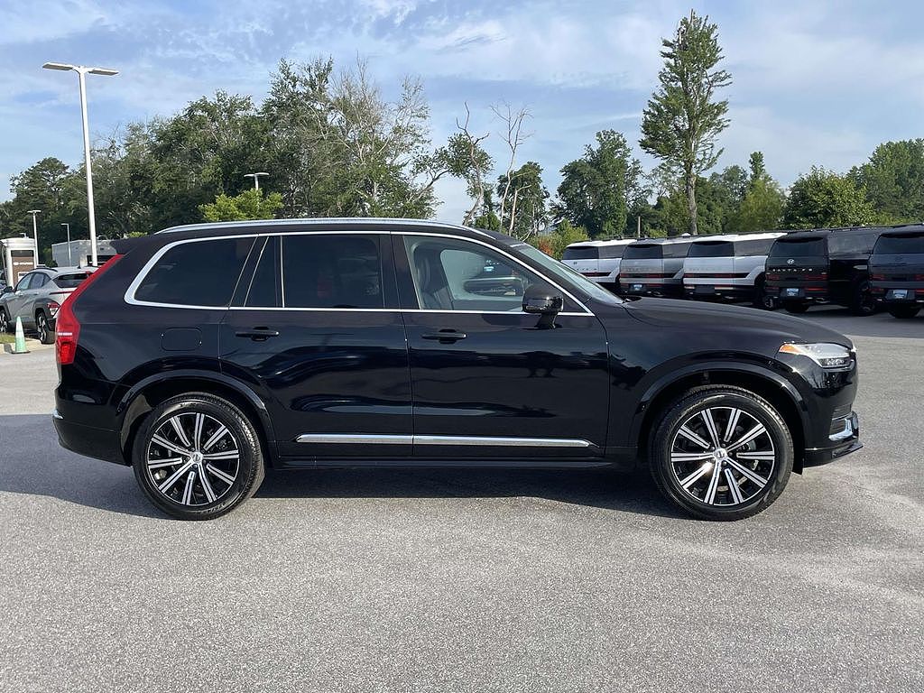 2025 Volvo XC90 B5 Core