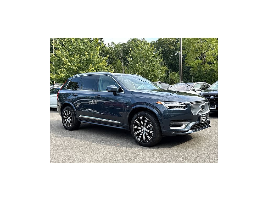2025 Volvo XC90 B5 Core