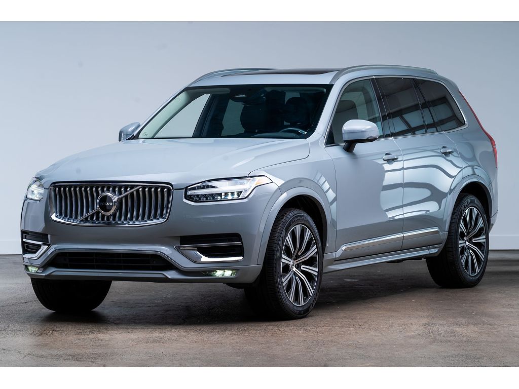2025 Volvo XC90 B5 Core