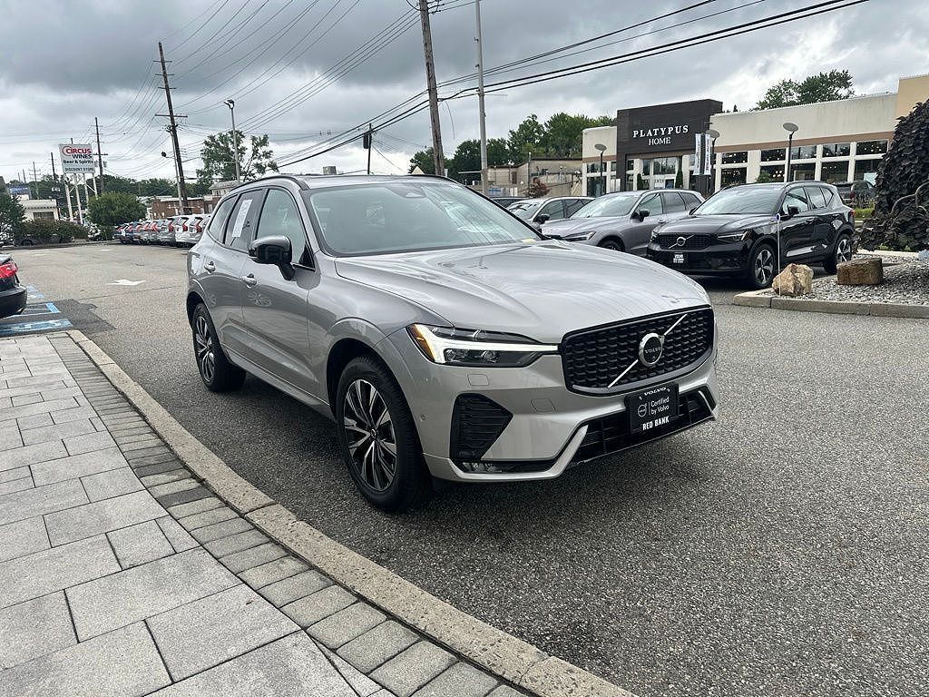 2025 Volvo XC60 B5 Plus