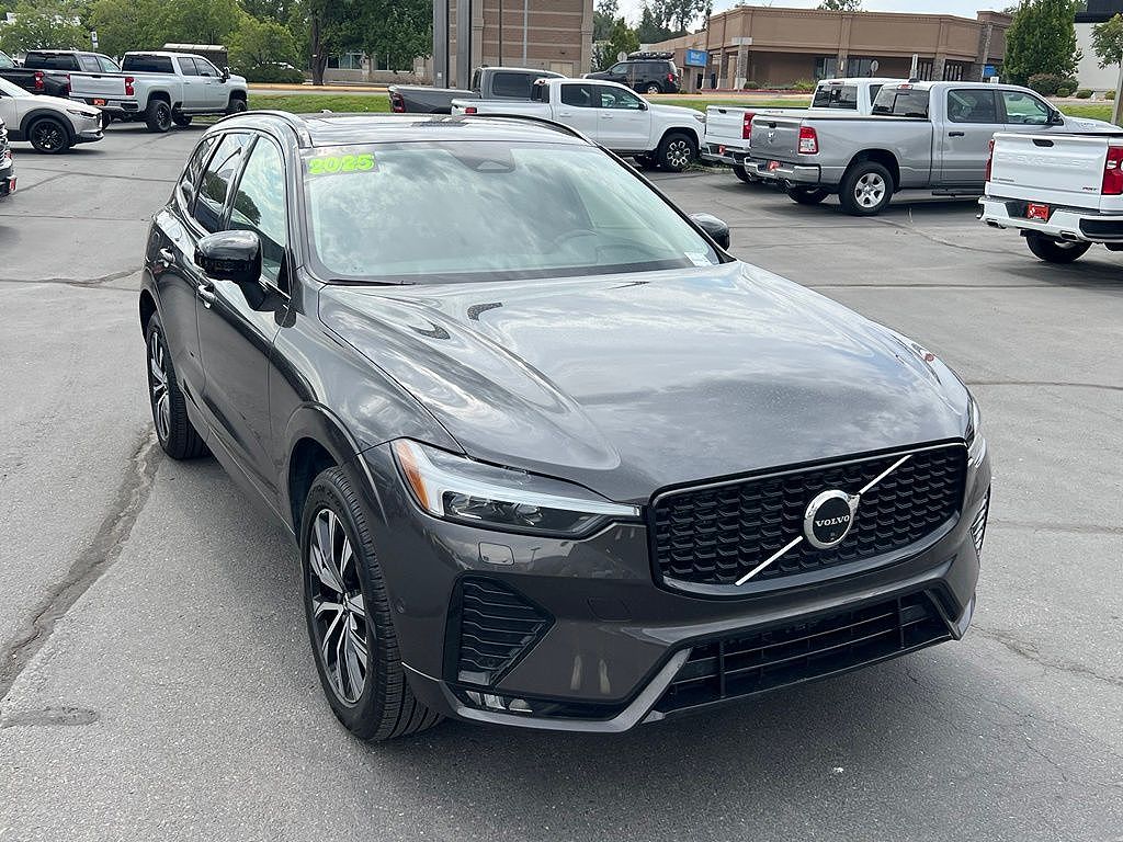 2025 Volvo XC60 B5 Plus