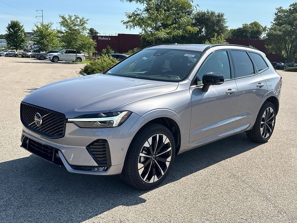 2026 Volvo XC60 B5 Plus
