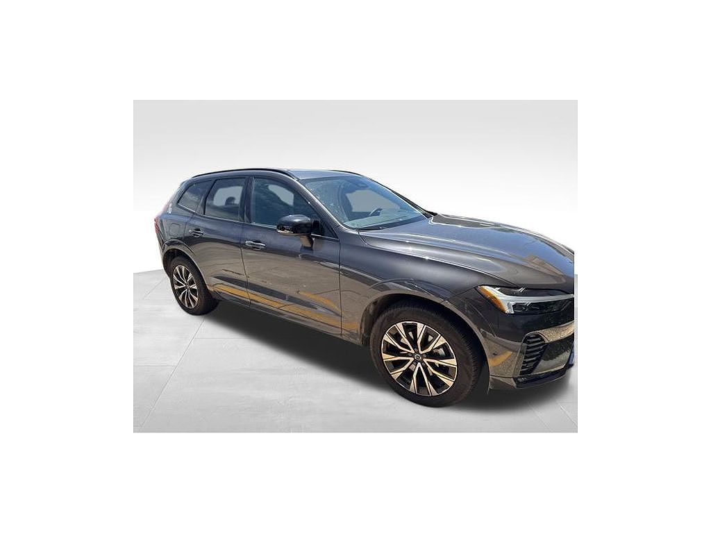 2025 Volvo XC60 B5 Plus