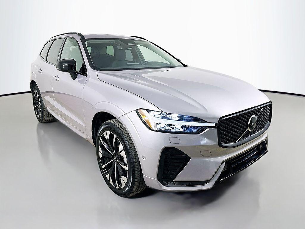 2026 Volvo XC60 B5 Plus