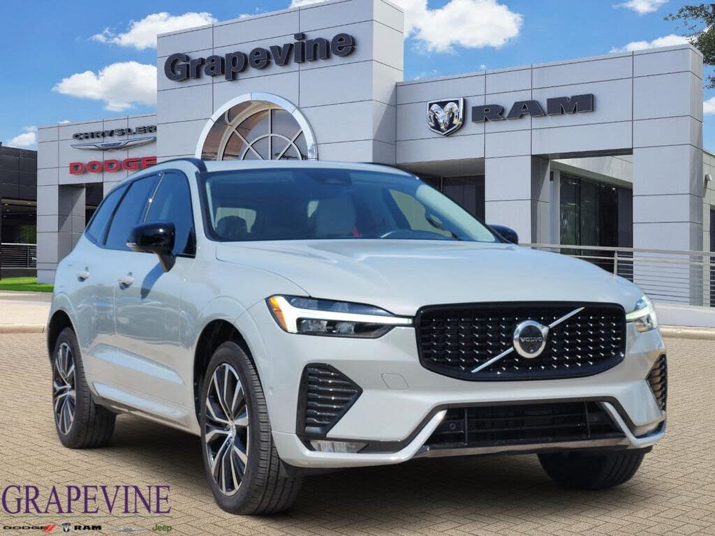 2025 Volvo XC60 B5 Plus