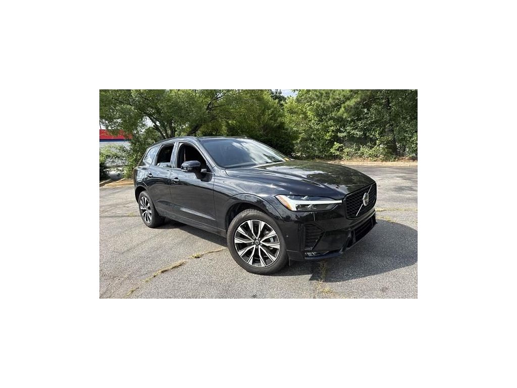 2025 Volvo XC60 B5 Plus