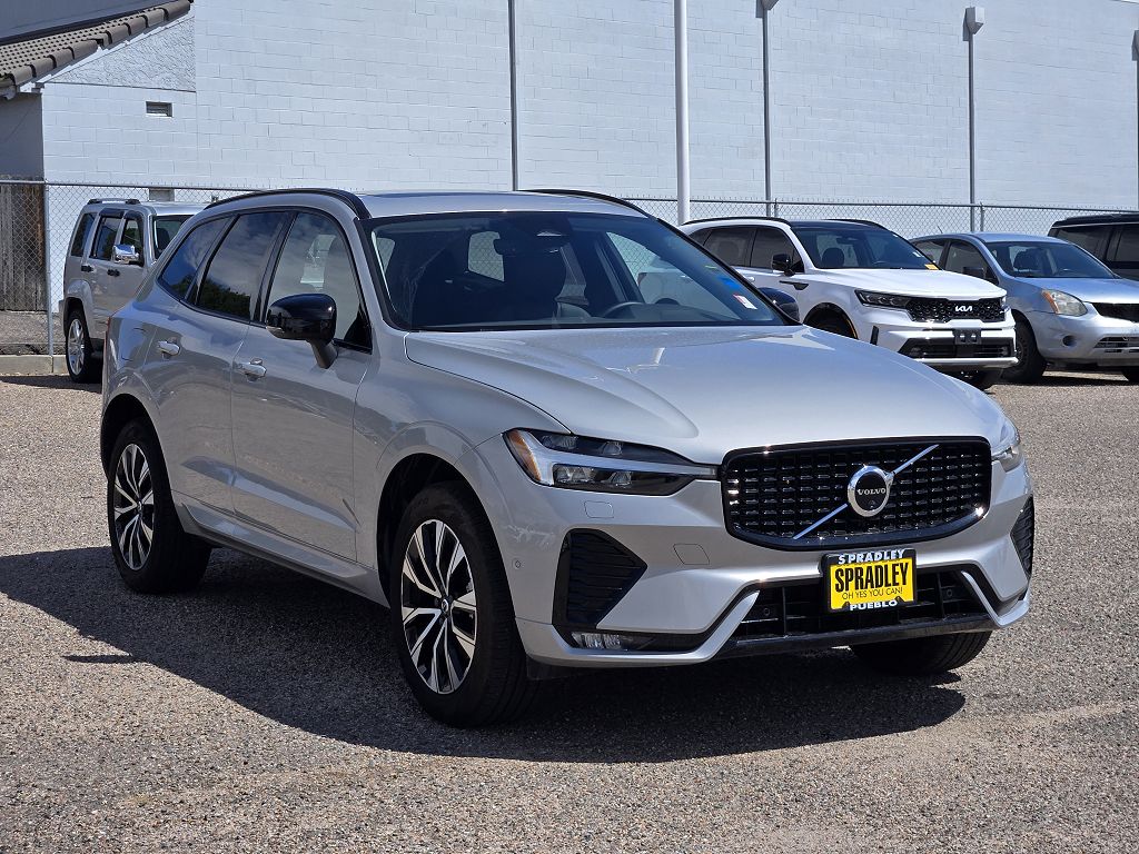 2025 Volvo XC60 B5 Plus