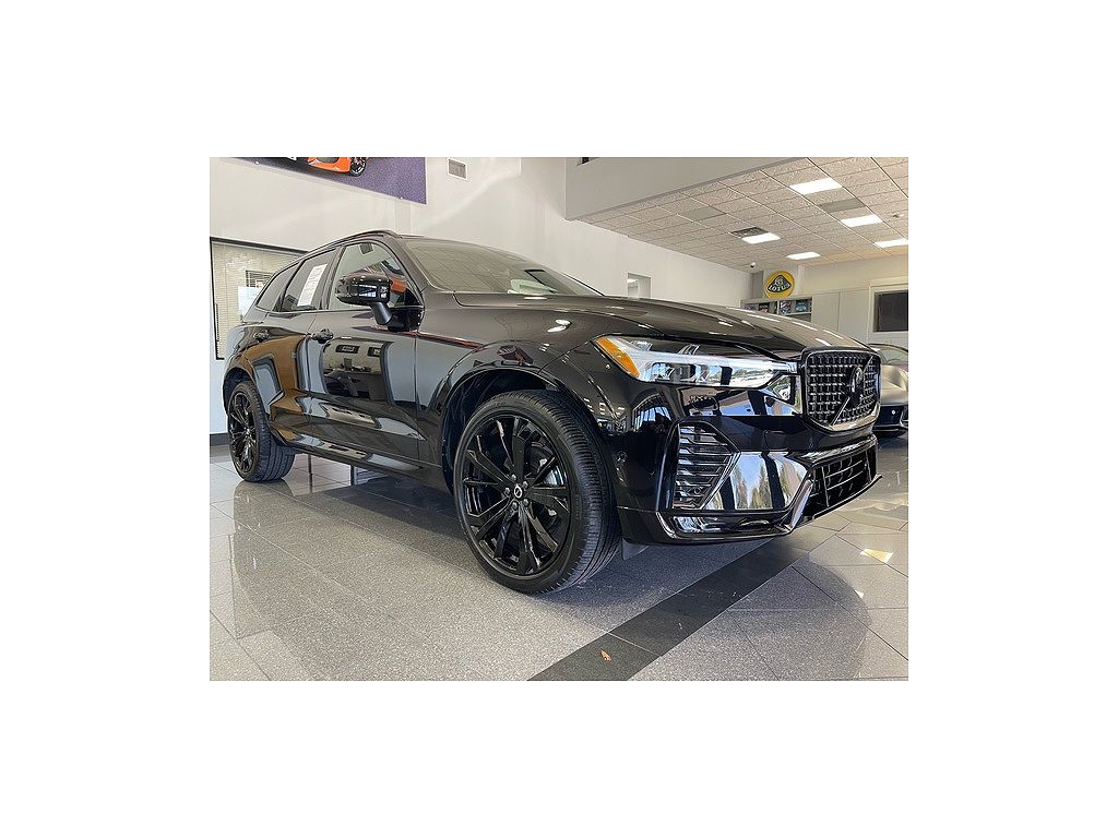 2025 Volvo XC60 B5 Ultra Black Edition