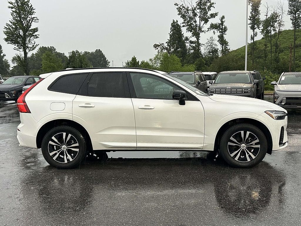 2025 Volvo XC60 B5 Core