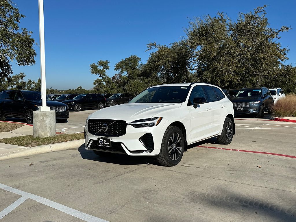 2025 Volvo XC60 B5 Core