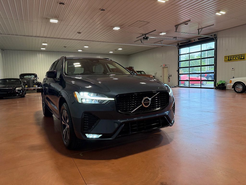 2025 Volvo XC60 B5 Core