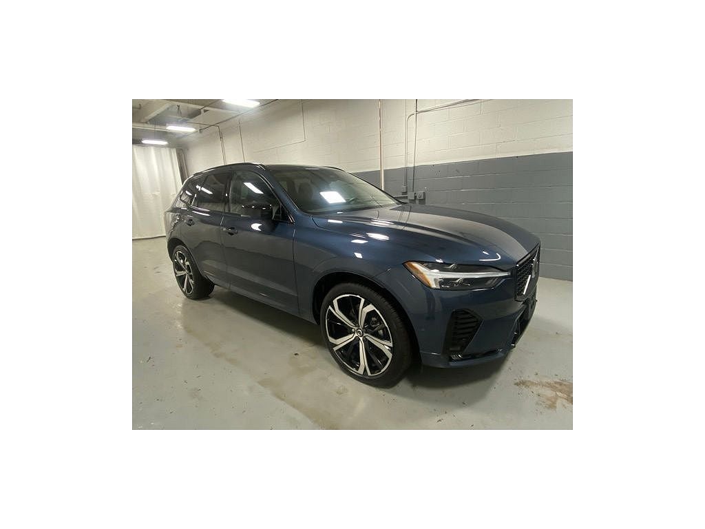 2025 Volvo XC60 B5 Ultra