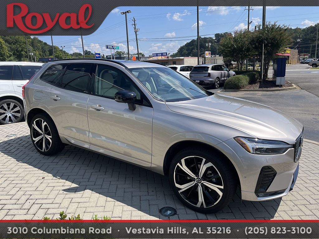 2025 Volvo XC60 B5 Ultra