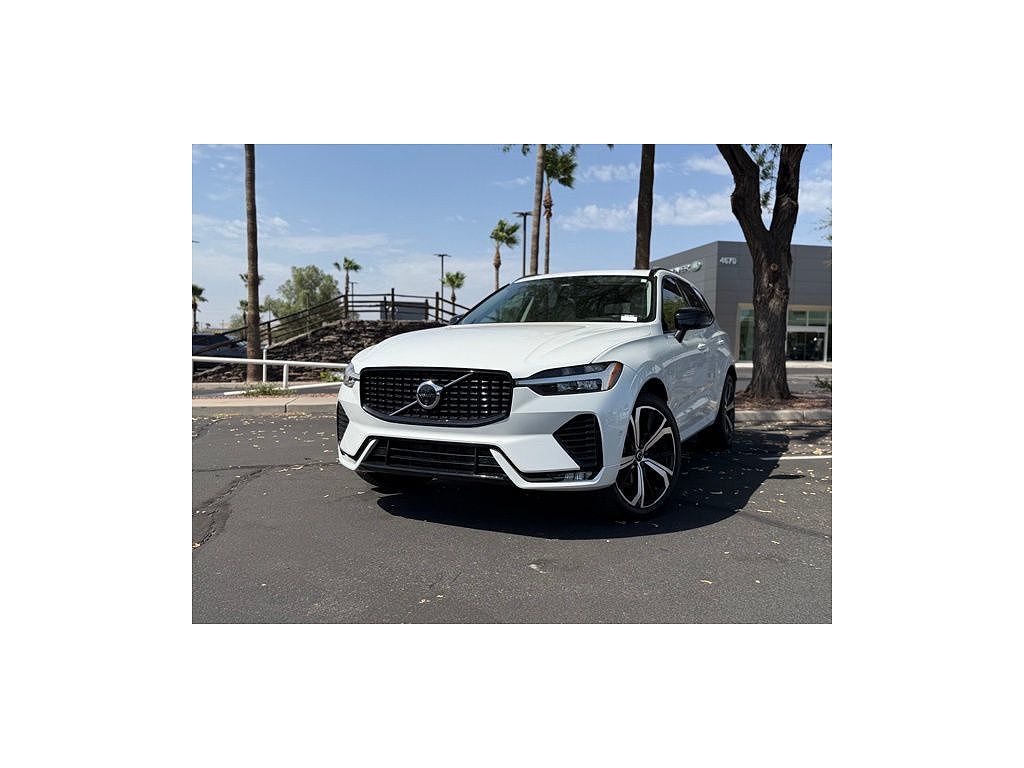 2025 Volvo XC60 B5 Ultra