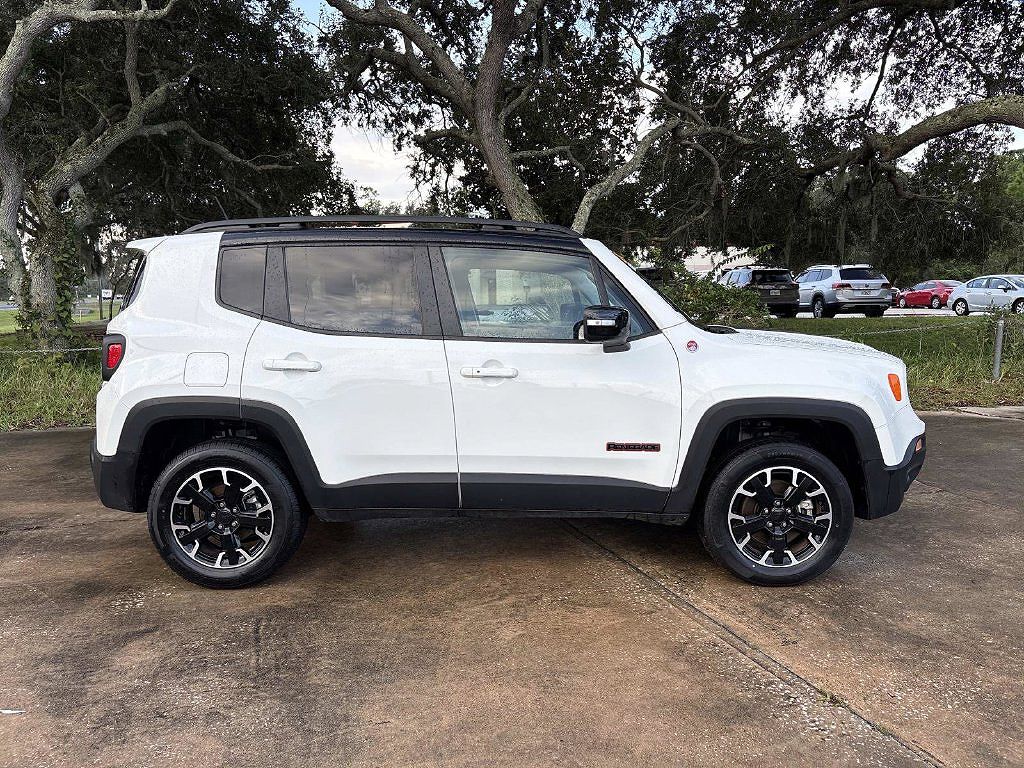 2023 Jeep Renegade Trailhawk