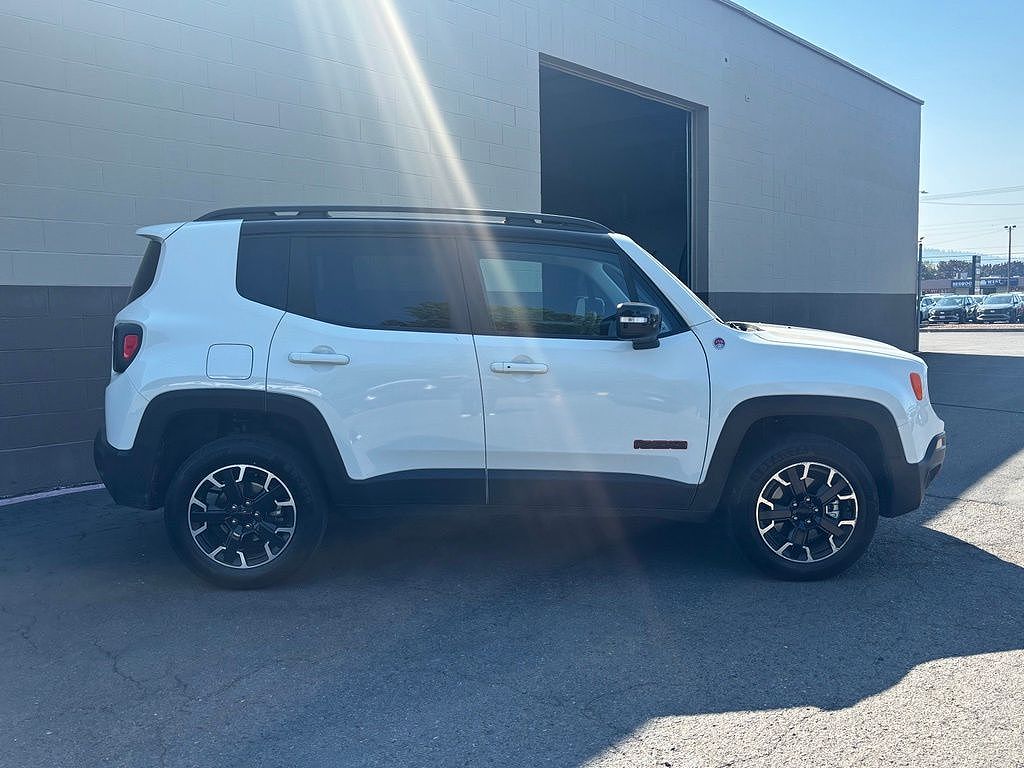 2023 Jeep Renegade Trailhawk