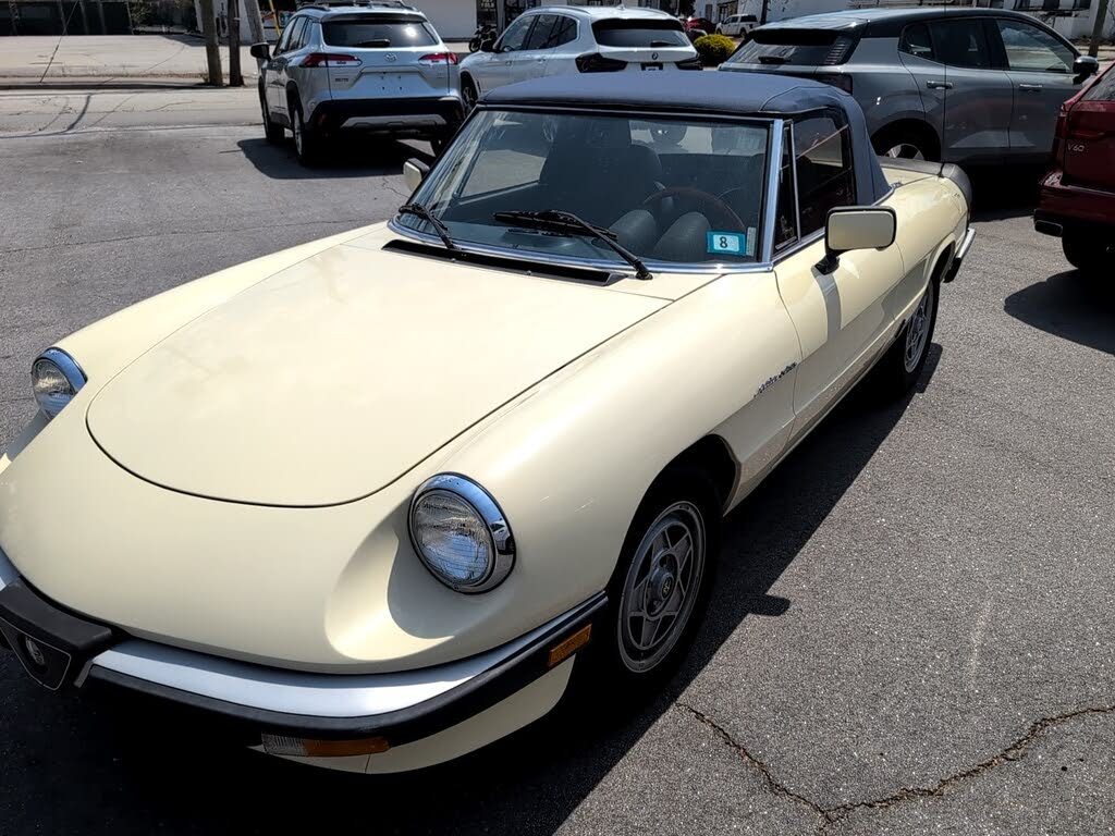 1983 Alfa Romeo Spider Veloce