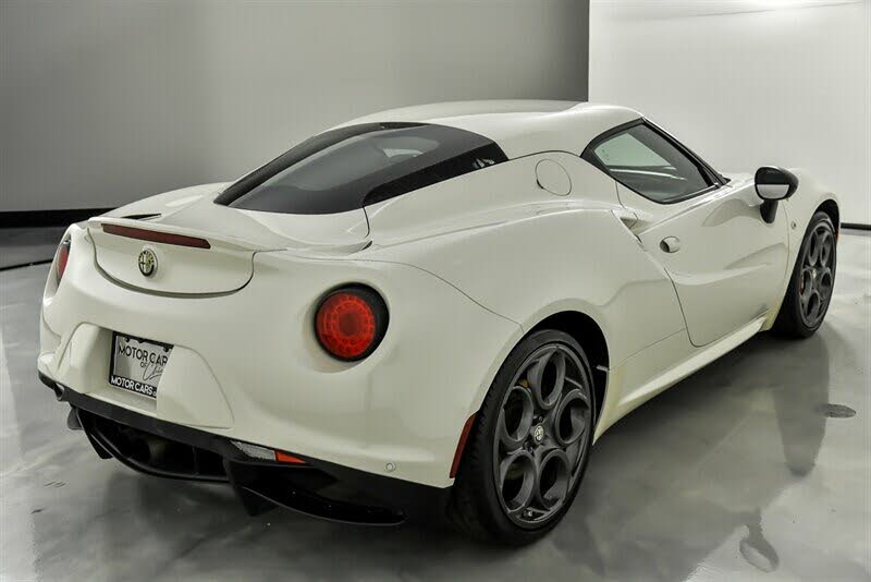 2015 Alfa Romeo 4C - 11