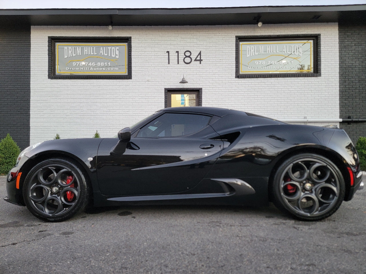 Vehicle Image 2 of 34 for 2015 Alfa Romeo 4C