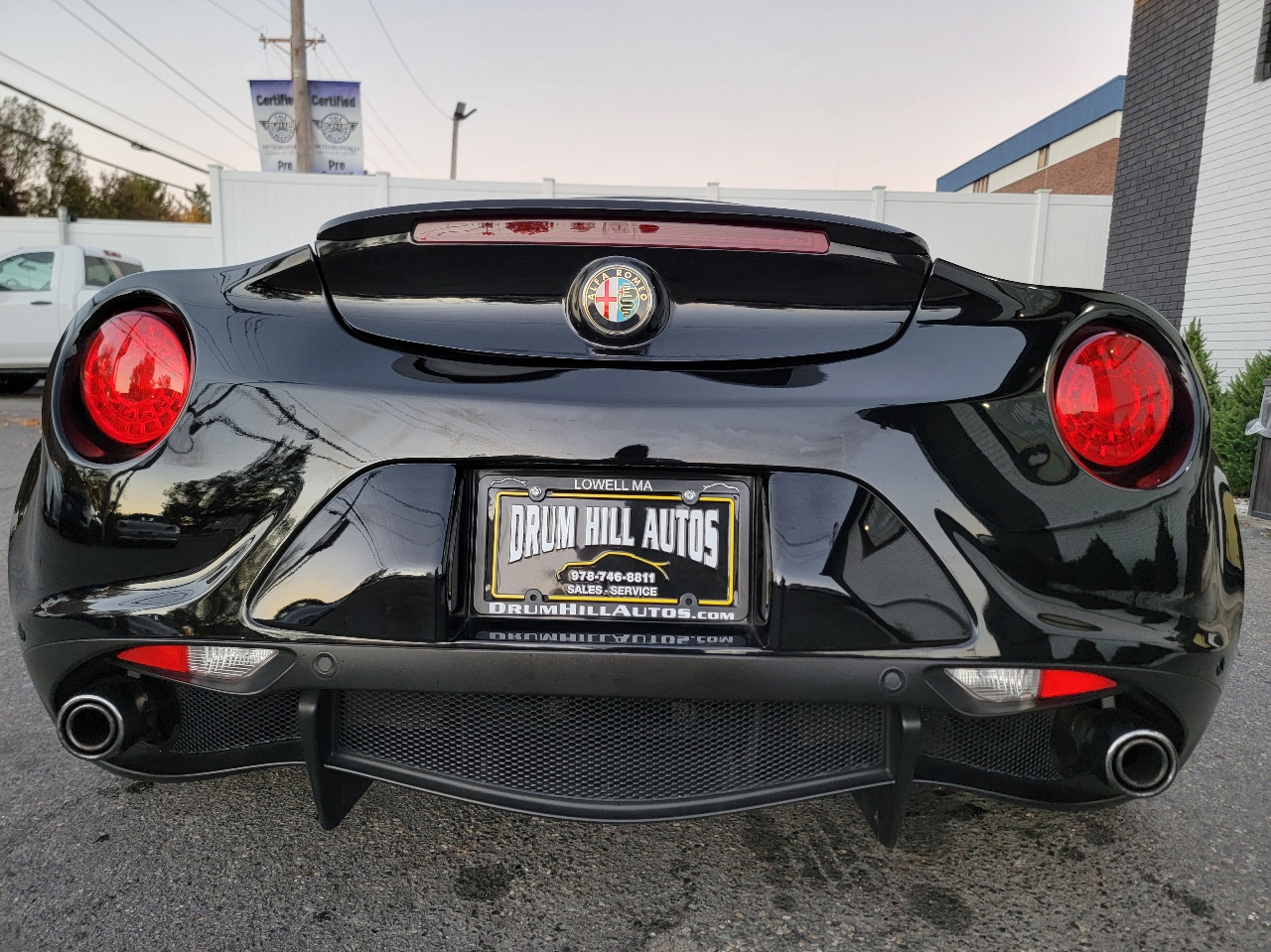 Vehicle Image 4 of 34 for 2015 Alfa Romeo 4C