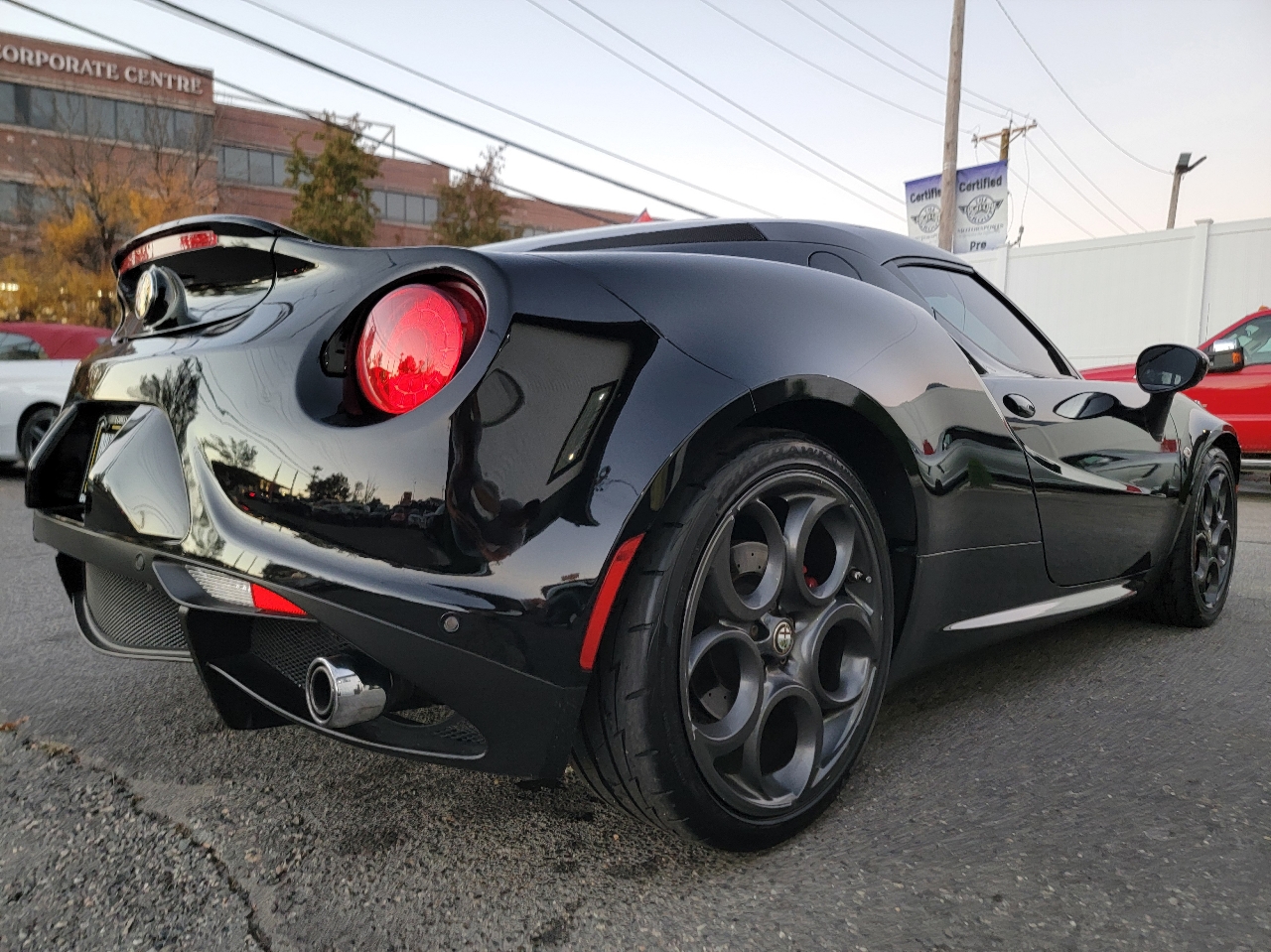 Vehicle Image 5 of 33 for 2015 Alfa Romeo 4C