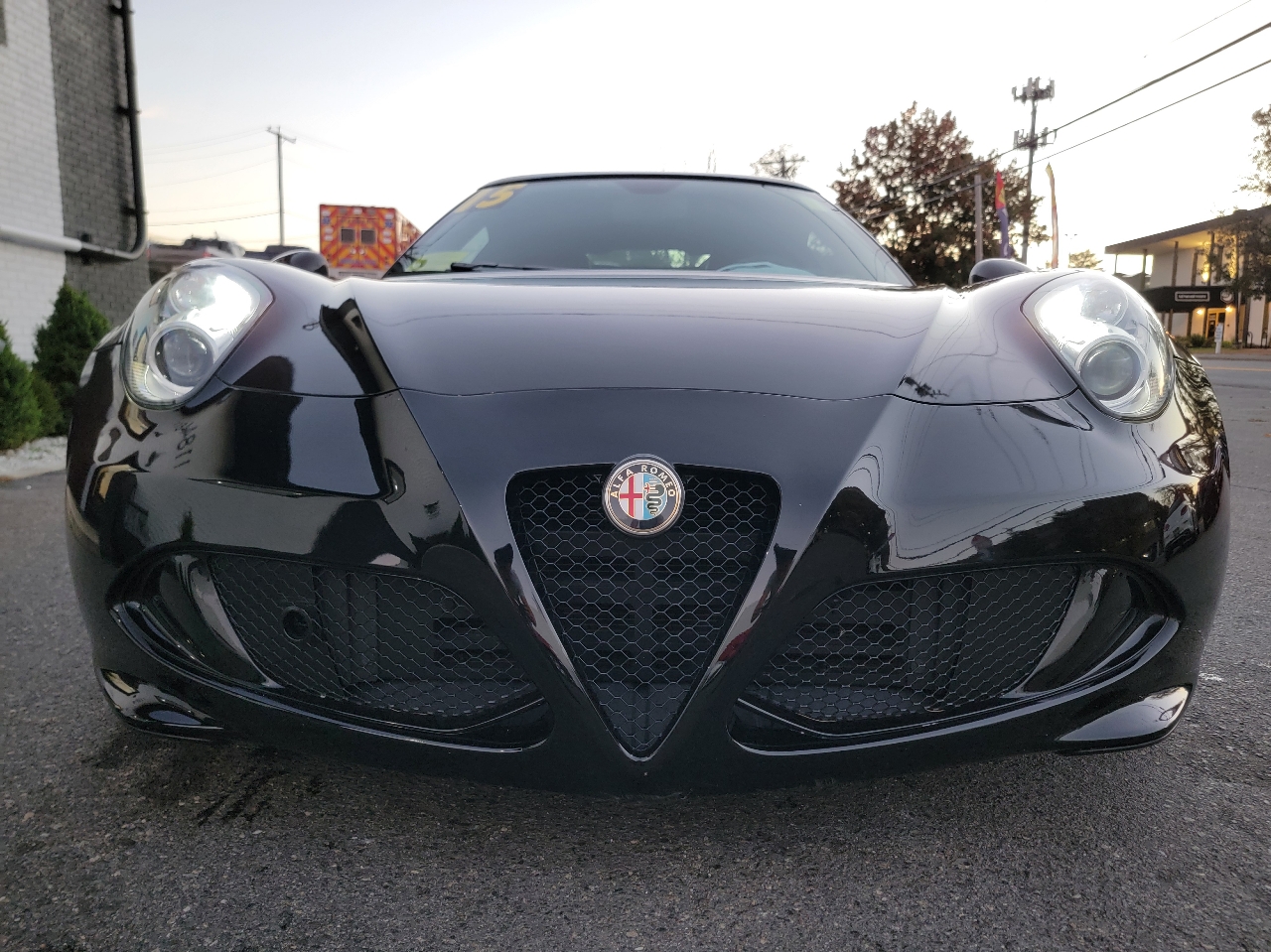 Vehicle Image 8 of 33 for 2015 Alfa Romeo 4C