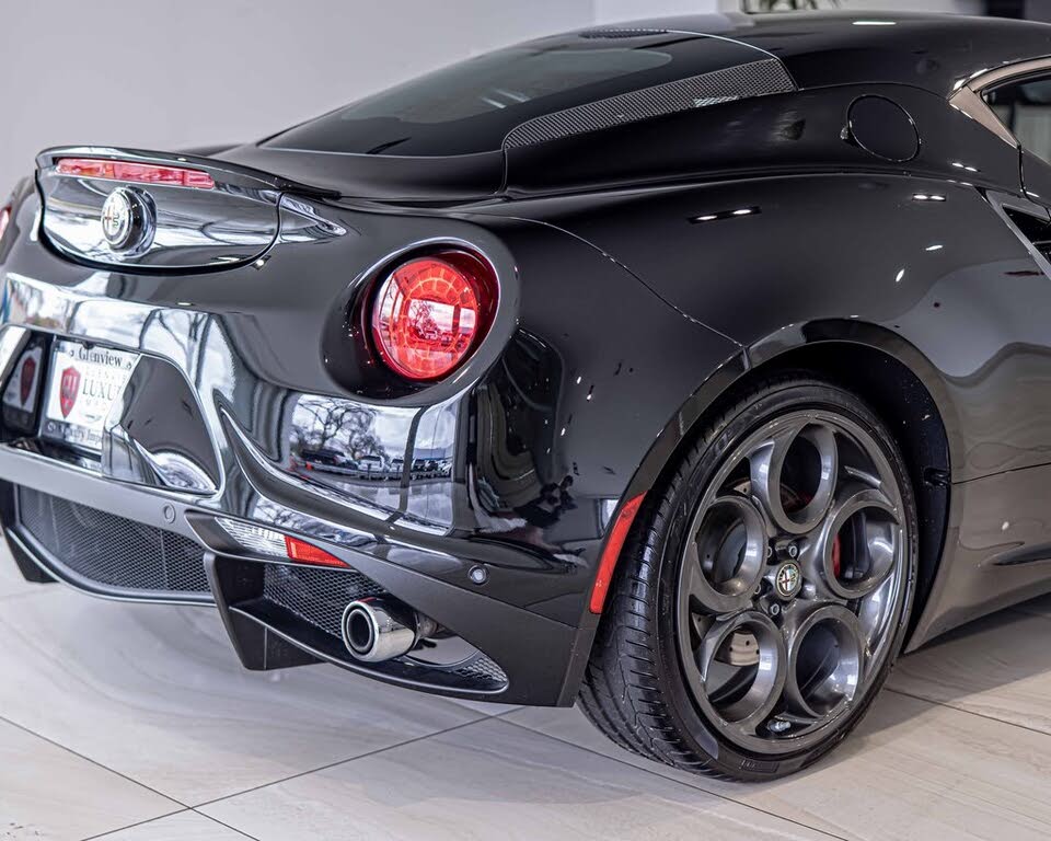 Vehicle Image 13 of 31 for 2015 Alfa Romeo 4C