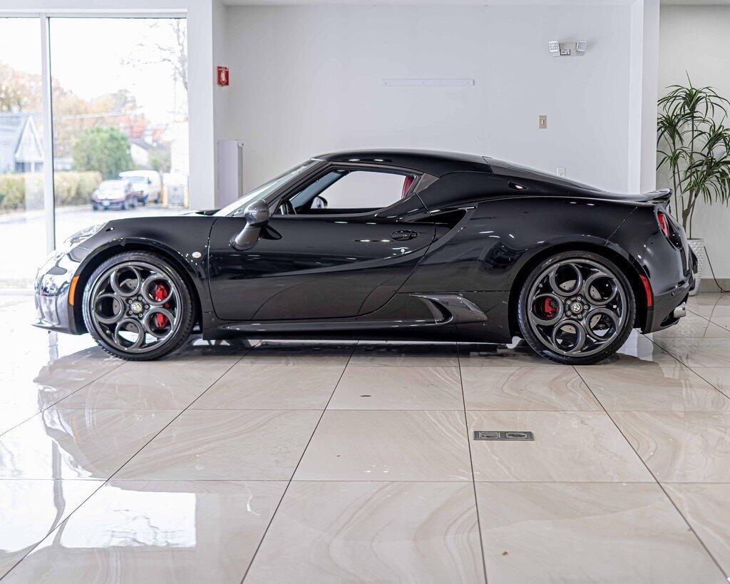 2015 Alfa Romeo 4C - 7