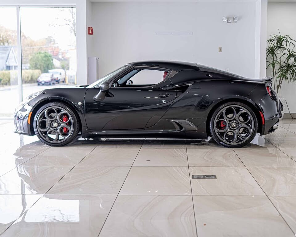 2015 Alfa Romeo 4C - 8