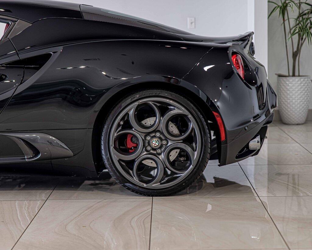 Vehicle Image 9 of 31 for 2015 Alfa Romeo 4C