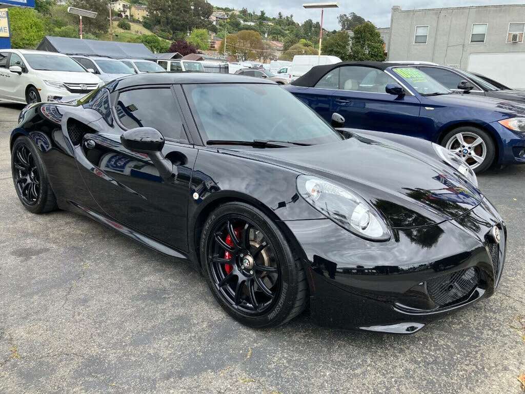 Vehicle Image 4 of 26 for 2015 Alfa Romeo 4C