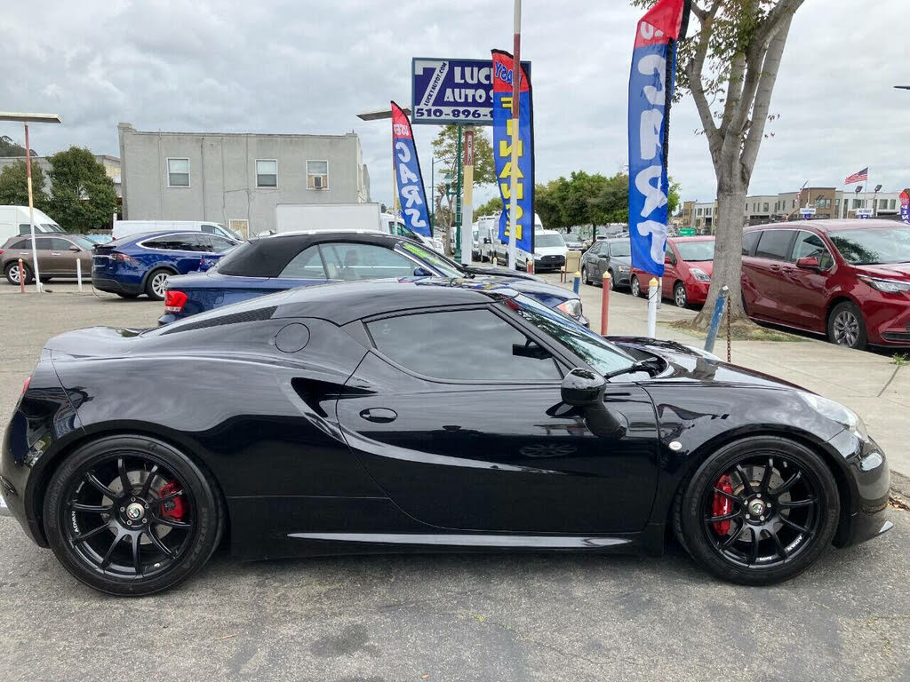 Vehicle Image 5 of 26 for 2015 Alfa Romeo 4C