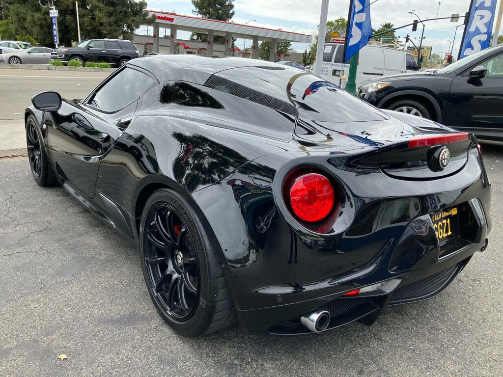 Vehicle Image 8 of 26 for 2015 Alfa Romeo 4C