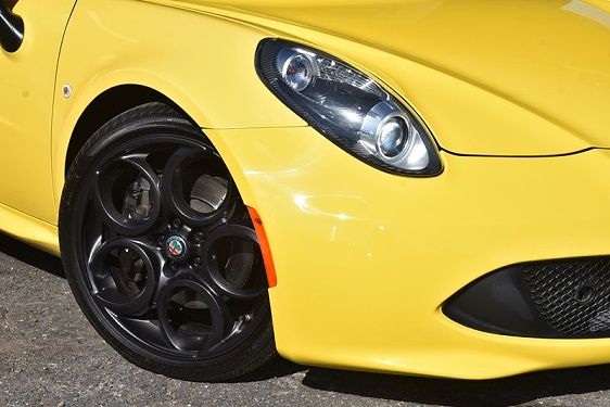 Vehicle Image 32 of 97 for 2018 Alfa Romeo 4C