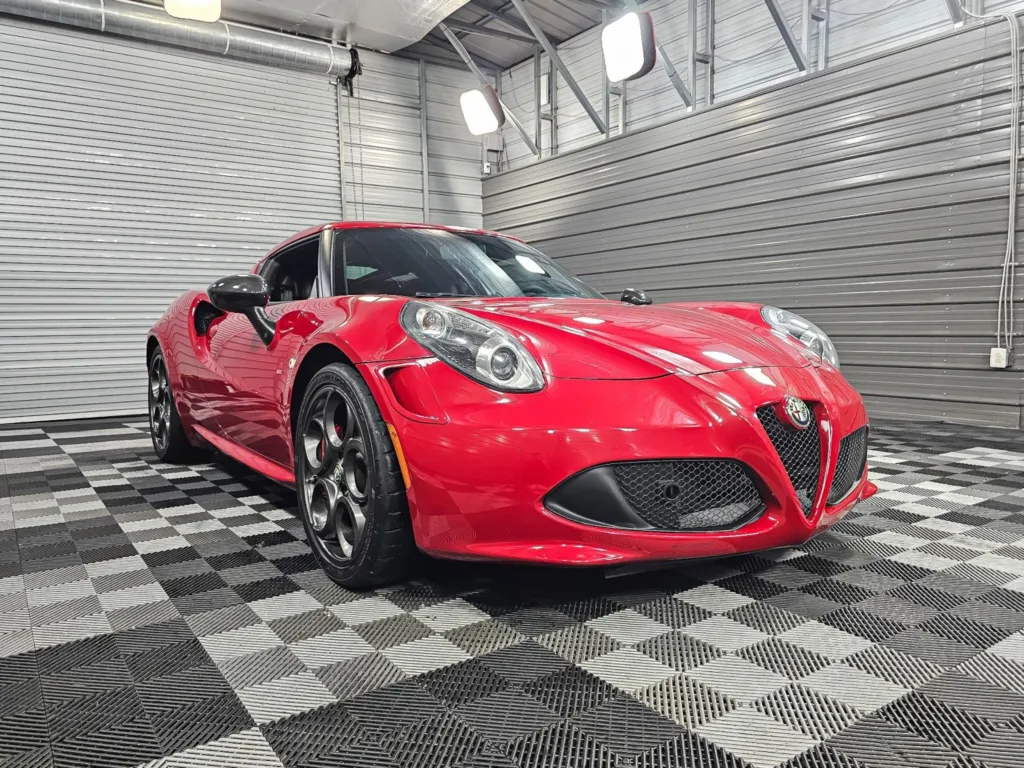 Vehicle Image 3 of 32 for 2015 Alfa Romeo 4C