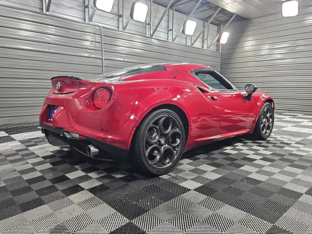 Vehicle Image 4 of 32 for 2015 Alfa Romeo 4C