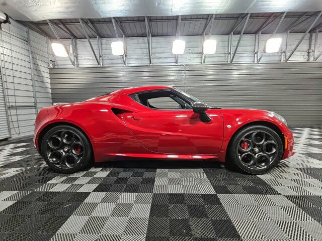 2015 Alfa Romeo 4C - 8