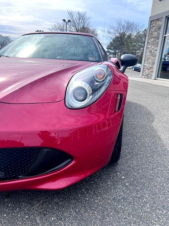 2015 Alfa Romeo 4C - 30