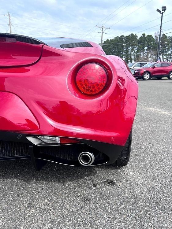 2015 Alfa Romeo 4C - 38