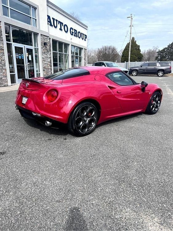 2015 Alfa Romeo 4C - 8