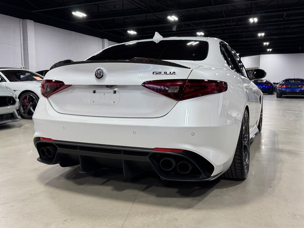 Vehicle Image 45 of 105 for 2018 Alfa Romeo Giulia